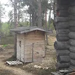 Holiday home At Huskies Farm *