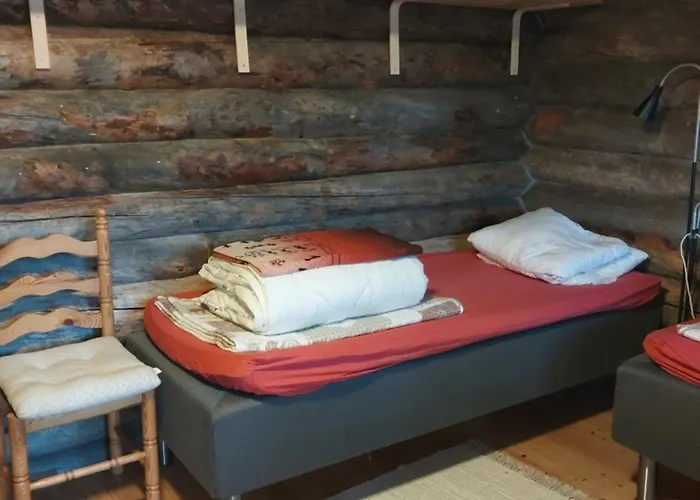 At Huskies Farm * 伊纳利